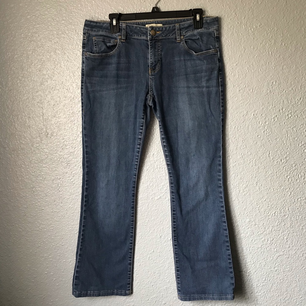 6/$20 + CAbi Straight Denim Jeans